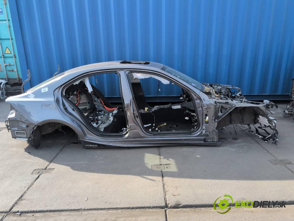 LEXUS IS sedan 2019 133 kW 300h (AVE30_) 2494 karoséria ČTVRŤÁK: Blatník prah strecha PODŁUŻNICA