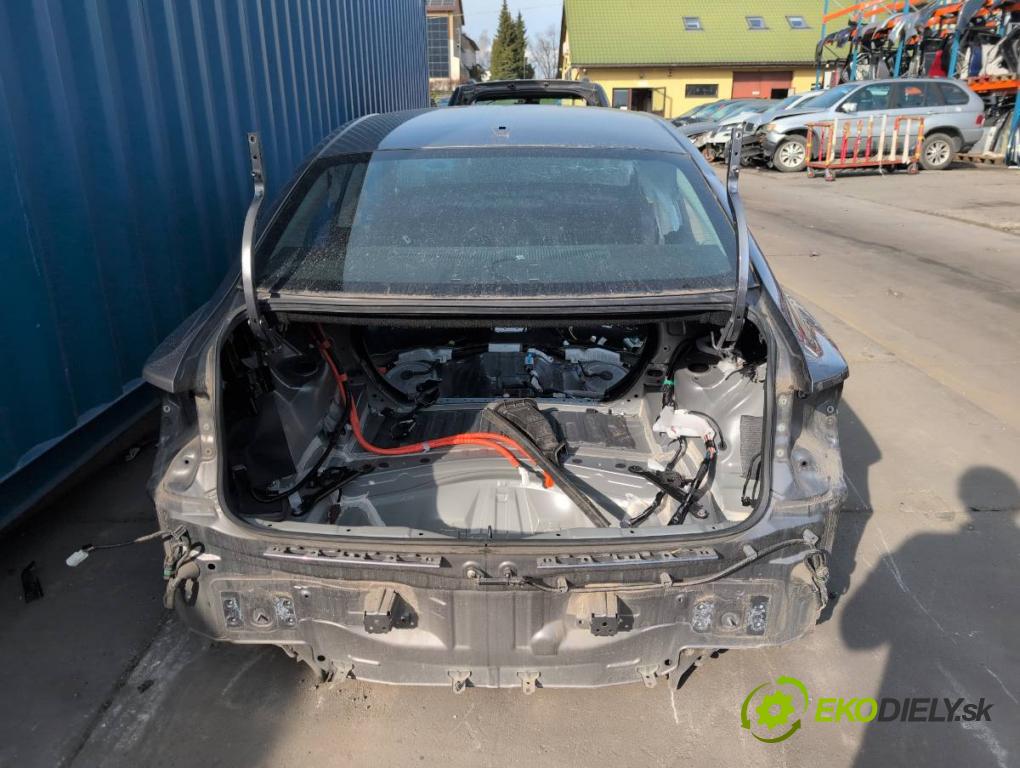 LEXUS IS sedan 2019 133 kW 300h (AVE30_) 2494 karoséria ČTVRŤÁK: Blatník prah strecha PODŁUŻNICA