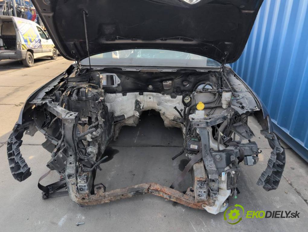 JEEP GRAND CHEROKEE WK SUV 2014 184 kW 3.0 CRD V6 4x4 2987 karoséria ČTVRŤÁK: Blatník prah strecha PODŁUŻNICA