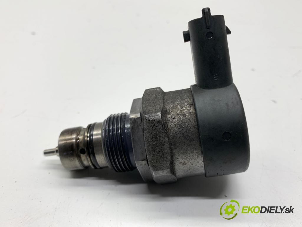 JEEP GRAND CHEROKEE WK SUV 2014 184 kW 3.0 CRD V6 4x4 2987 Regulátor tlaku paliva 0281006209 (Palivový systém ostatné)