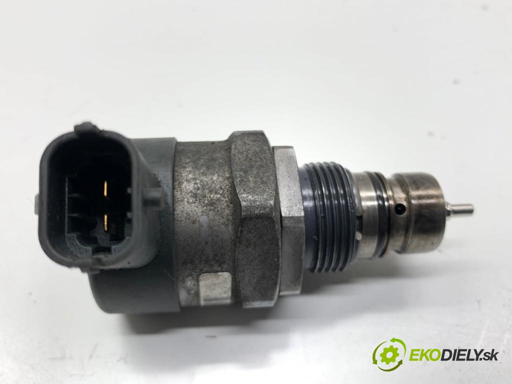 JEEP GRAND CHEROKEE WK SUV 2014 184 kW 3.0 CRD V6 4x4 2987 Regulátor tlaku paliva 0281006209 (Palivový systém ostatné)