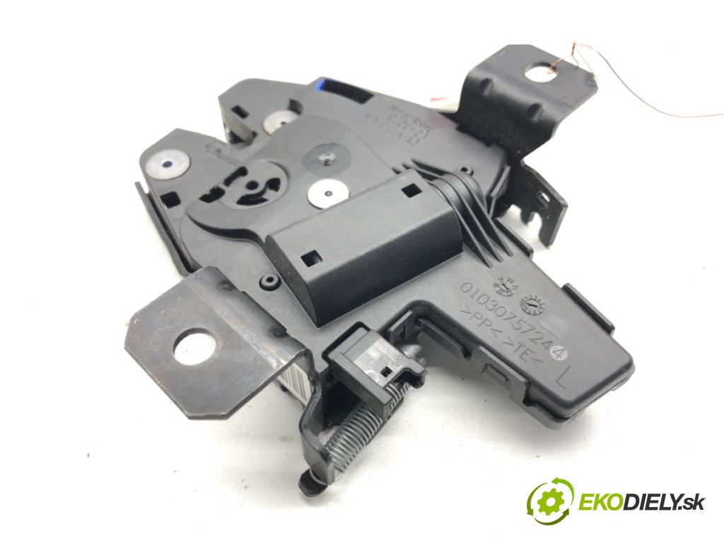 BMW G05 SUV 2020 195 kW xDrive 30 d 2993 zámok dverí zad 7461674