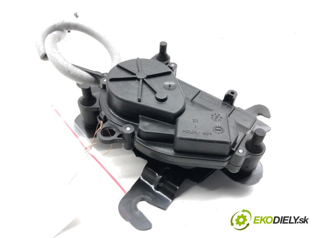 BMW G05 SUV 2020 195 kW xDrive 30 d 2993 doťah dverí zad 9482991