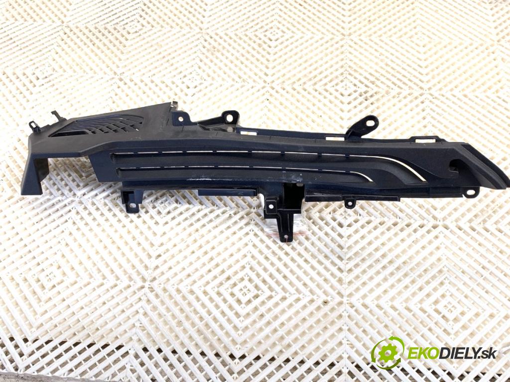 BMW G05 SUV 2020 195 kW xDrive 30 d 2993 clona uchycení rolety kufra pravé 7438182