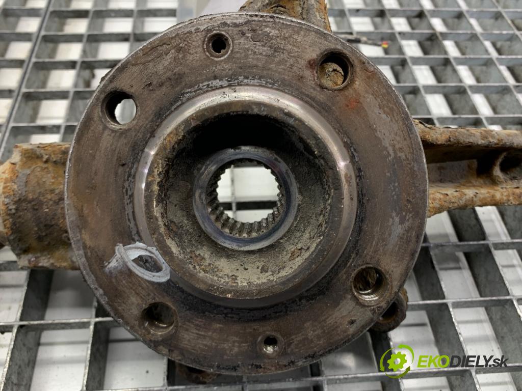 PEUGEOT 308 SW Kombi 2008 88 kW 1.6 16V 1598 náboj pravy predný