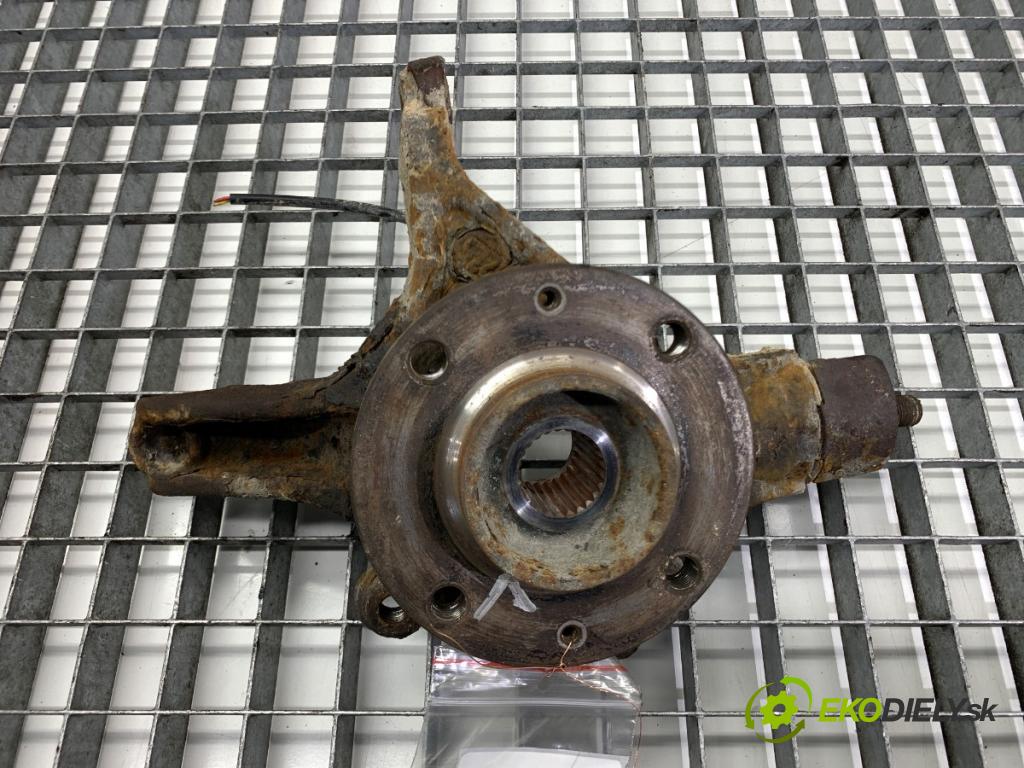 PEUGEOT 308 SW Kombi 2008 88 kW 1.6 16V 1598 náboj ľavy predný 