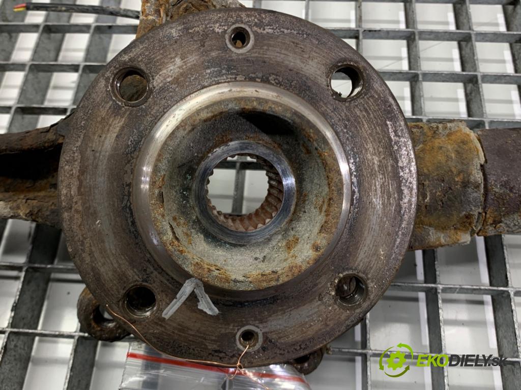 PEUGEOT 308 SW Kombi 2008 88 kW 1.6 16V 1598 náboj ľavy predný