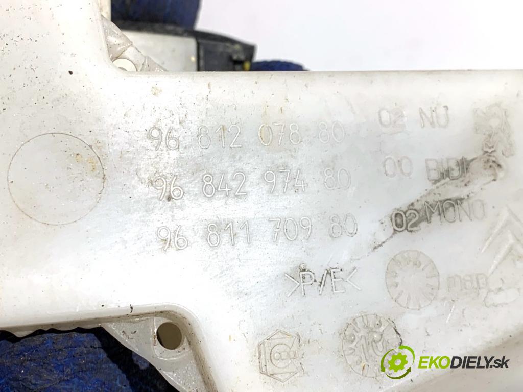 PEUGEOT 308 SW Kombi 2008 88 kW 1.6 16V 1598 nádržka ostřikovačů 9681207880