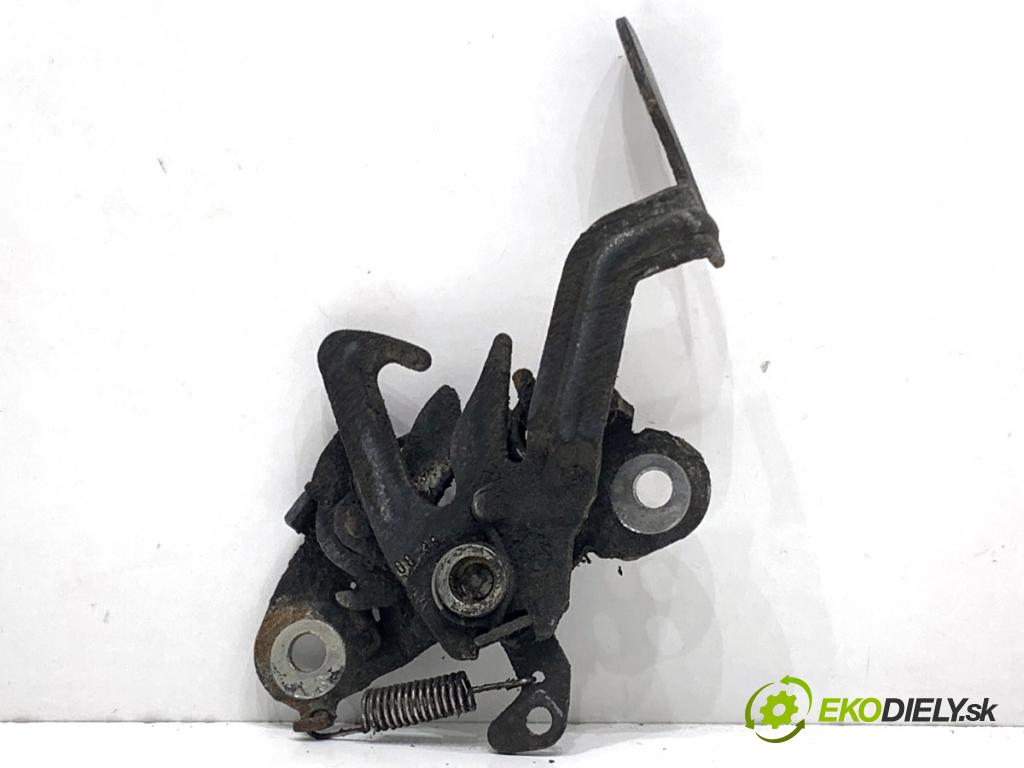 PEUGEOT 308 SW Kombi 2008 88 kW 1.6 16V 1598 zámok kapoty predný