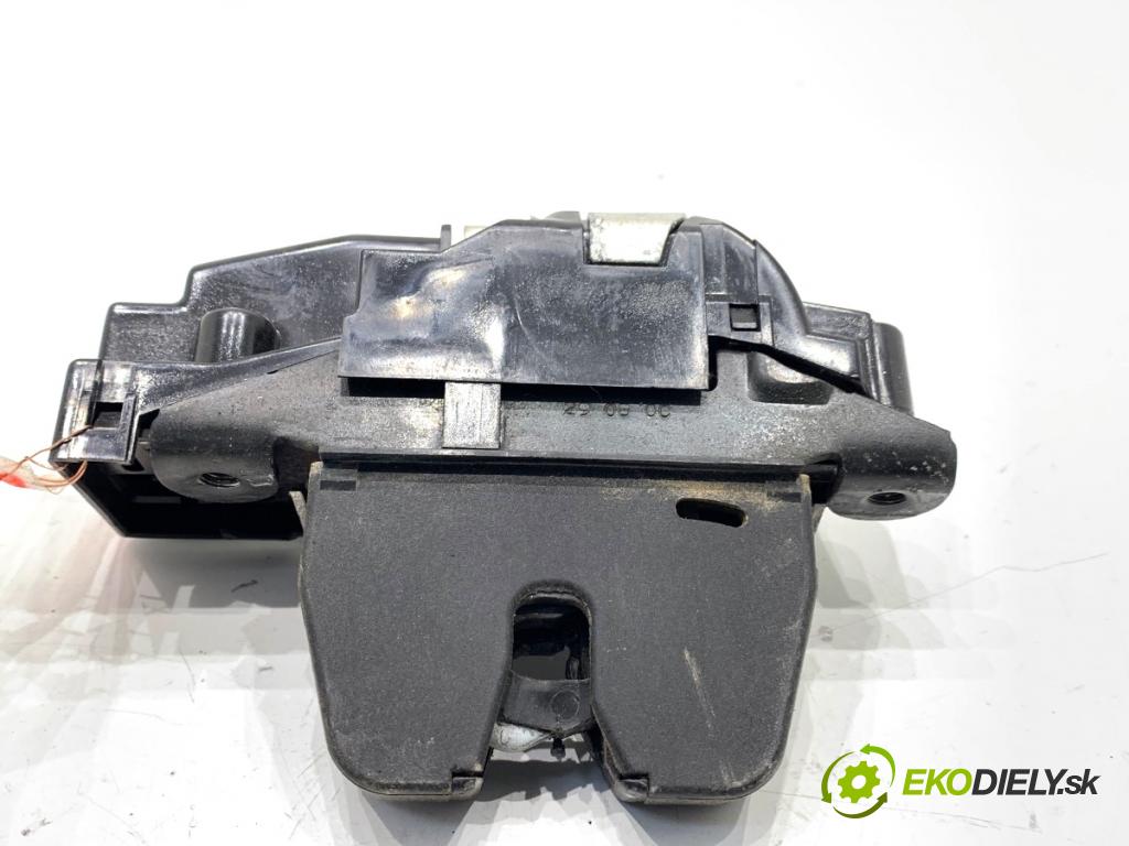 PEUGEOT 308 SW Kombi 2008 88 kW 1.6 16V 1598 zámok dverí zad 