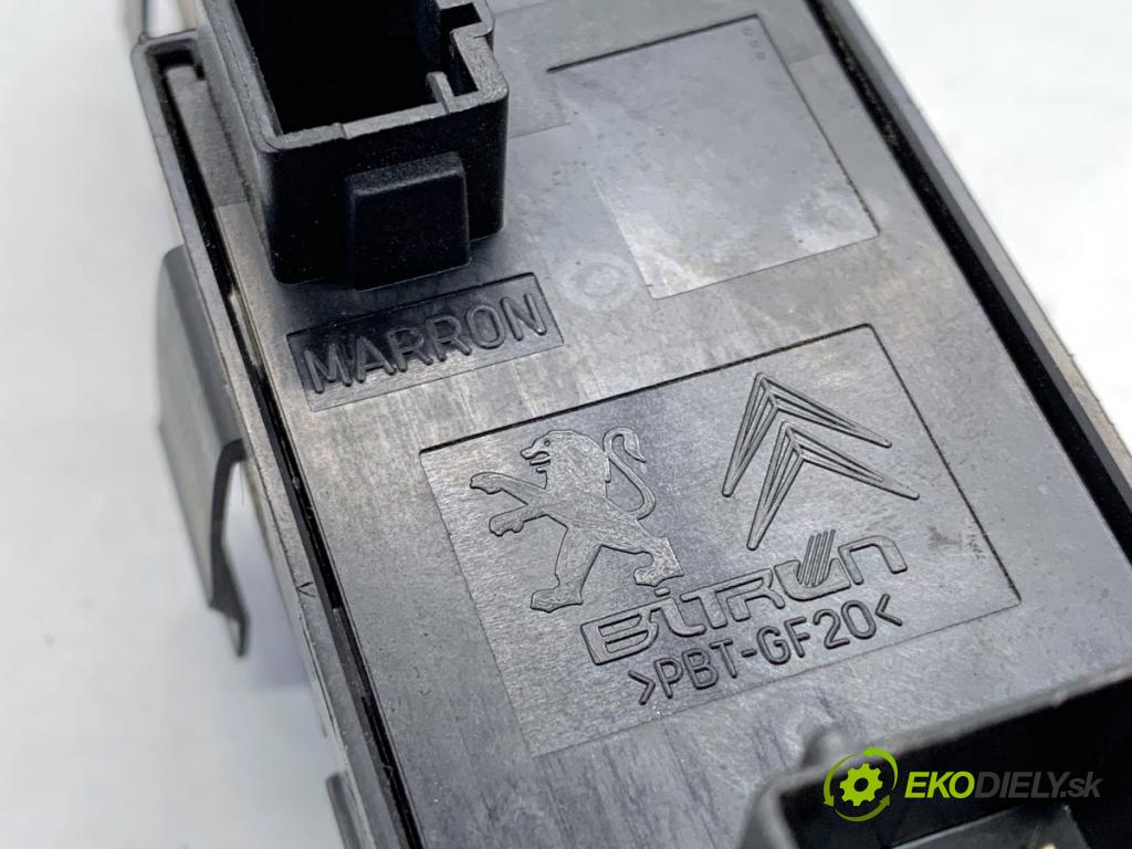 PEUGEOT 308 SW Kombi 2008 88 kW 1.6 16V 1598 Prepínač okien 96644915XT (Prepínacie páčky pod volantom)