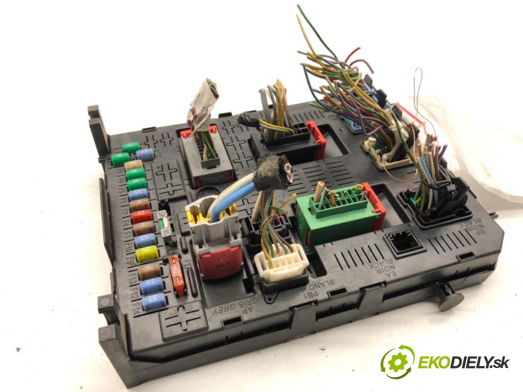 PEUGEOT 308 SW Kombi 2008 88 kW 1.6 16V 1598 Modul BSI 966405908001 (Poistková skrinka)