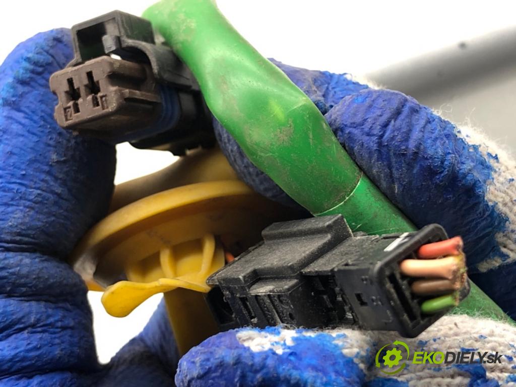 PEUGEOT 308 SW Kombi 2008 88 kW 1.6 16V 1598 zpětné zrcátko pravý