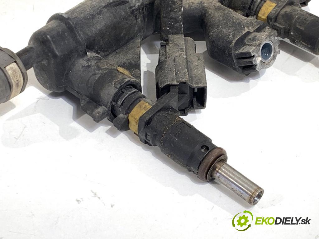 PEUGEOT 308 SW Kombi 2008 88 kW 1.6 16V 1598 lišta vstřikovací V757564580 (Vstřikovací lišta)