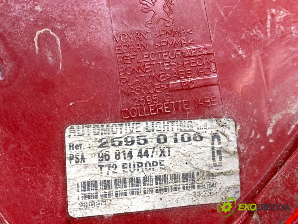 PEUGEOT 308 SW Kombi 2008 88 kW 1.6 16V 1598 světlo levý zadní část 96814447XT