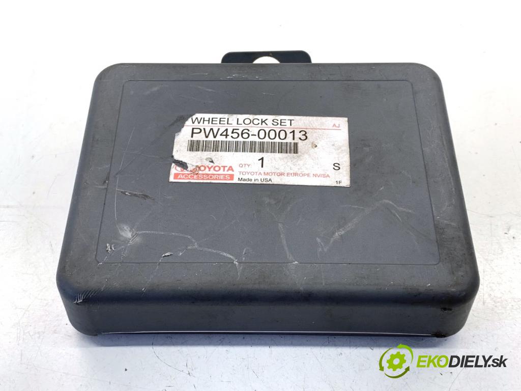 LEXUS IS sedan 2015 180 kW 200t (ASE30) 1998 matice do KOLA: PW456-00013