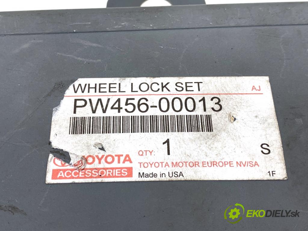 LEXUS IS sedan 2015 180 kW 200t (ASE30) 1998 matice do KOLA: PW456-00013