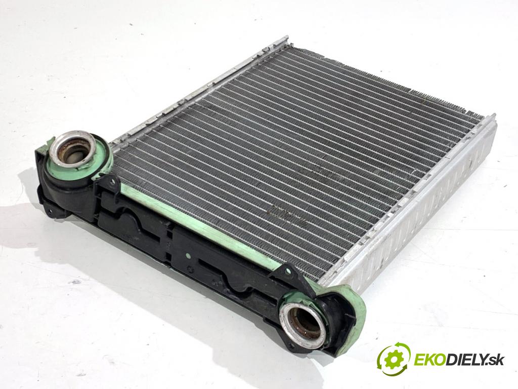 PEUGEOT 308 SW Kombi 2008 88 kW 1.6 16V 1598 topné těleso radiátor topení  (Radiátor topení)