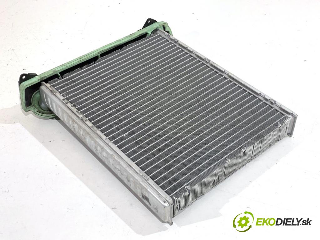 PEUGEOT 308 SW Kombi 2008 88 kW 1.6 16V 1598 topné těleso radiátor topení  (Radiátor topení)