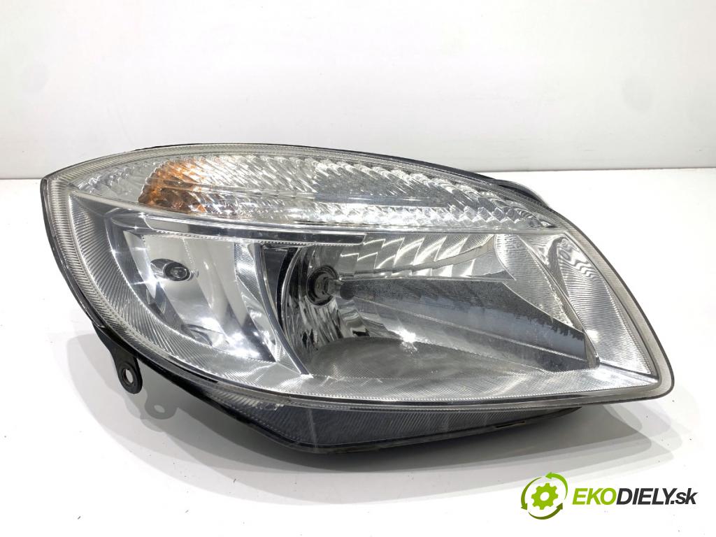 SKODA FABIA II liftback 2008 77 kW 1.9 TDI 1896 světlomet pravý přední část 