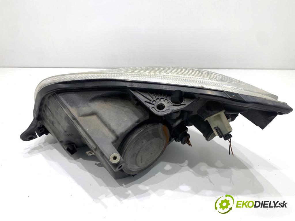 SKODA FABIA II liftback 2008 77 kW 1.9 TDI 1896 světlomet pravý přední část