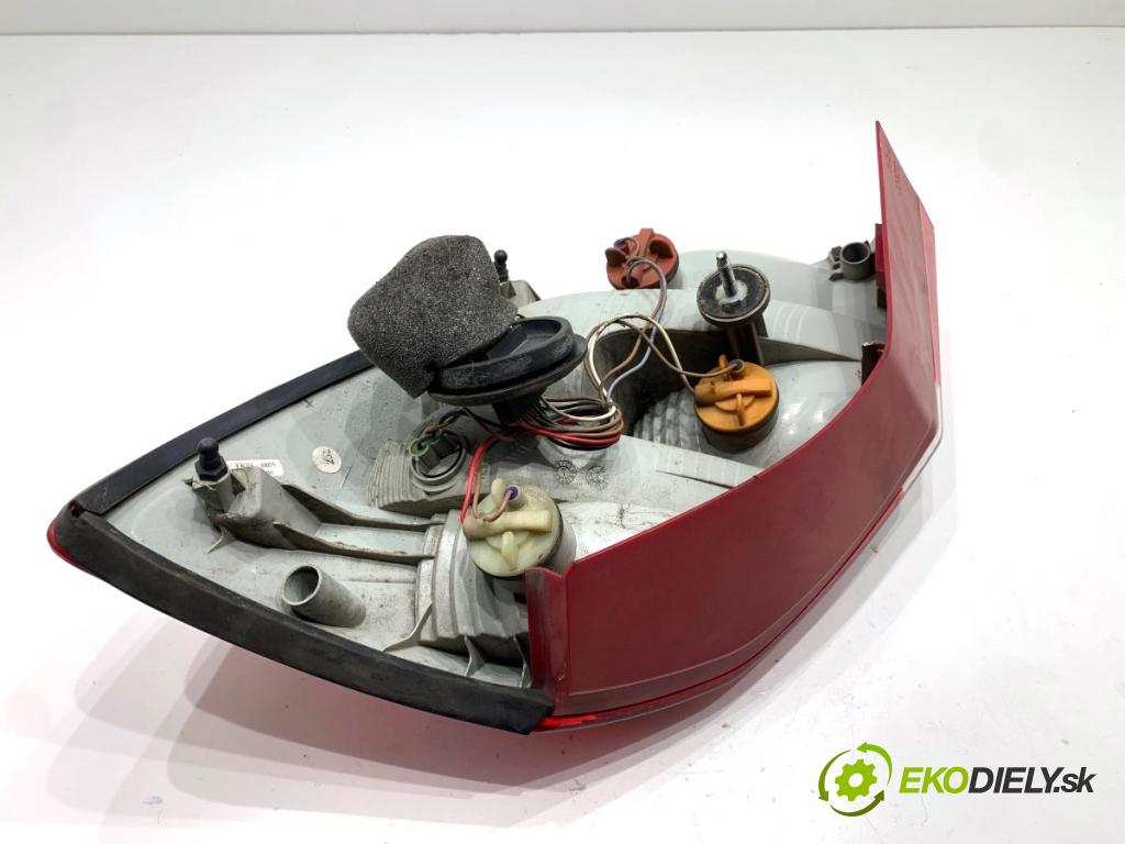 SKODA FABIA II liftback 2008 77 kW 1.9 TDI 1896 Svetlo ľavy zad