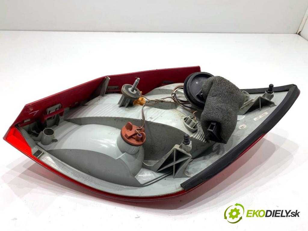 SKODA FABIA II liftback 2008 77 kW 1.9 TDI 1896 Svetlo ľavy zad