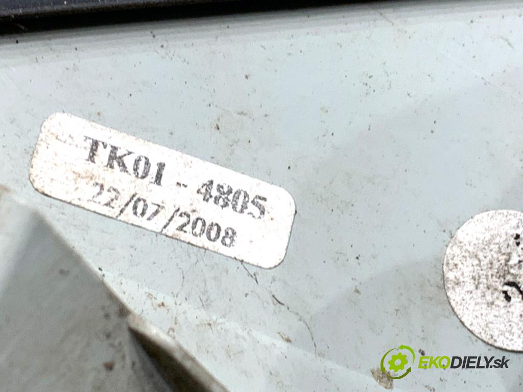 SKODA FABIA II liftback 2008 77 kW 1.9 TDI 1896 světlo levý zadní část