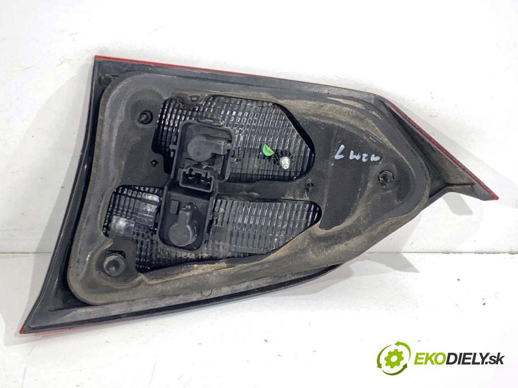 FORD C-MAX II nadwozie wielkoprzestrzenne (MPV) 2011 103 kW 2.0 TDCi 1997 Svetlo zad ľavá strana vnútorná  (Kľučka dverí ostatné)