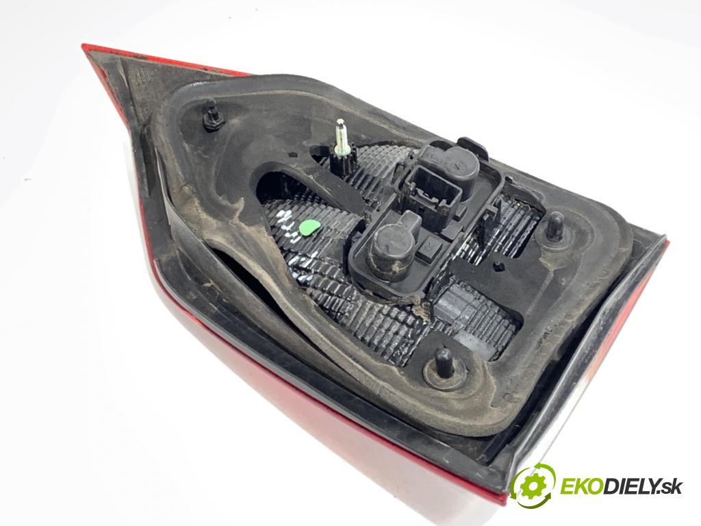 FORD C-MAX II nadwozie wielkoprzestrzenne (MPV) 2011 103 kW 2.0 TDCi 1997 světlo zadní část pravá vnitřní  (Klika dveří ostatní)