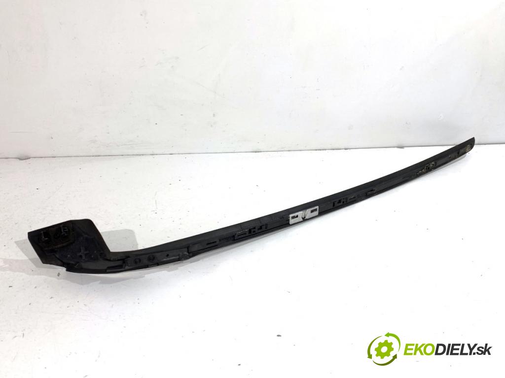 LEXUS IS sedan 2015 180 kW 200t (ASE30) 1998 Lišta okna čelovej pravá 75551-53041