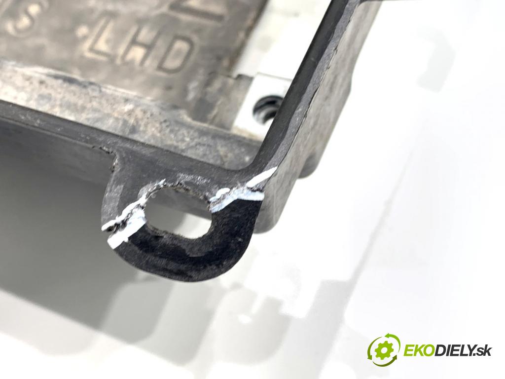 LEXUS IS sedan 2015 180 kW 200t (ASE30) 1998 Obal akumulátora 74433-53050 74431-53090