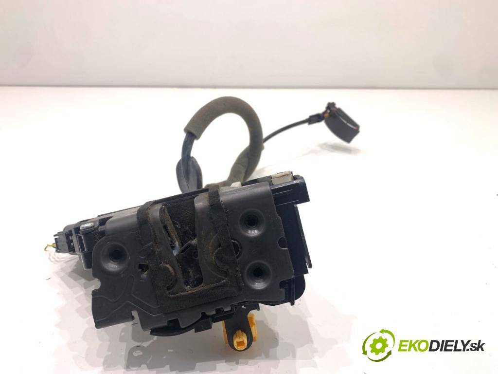 FORD KA+ liftback 2018 63 kW 1.2 1194 zámok dveře pravý zadní část AS6AF26412BM