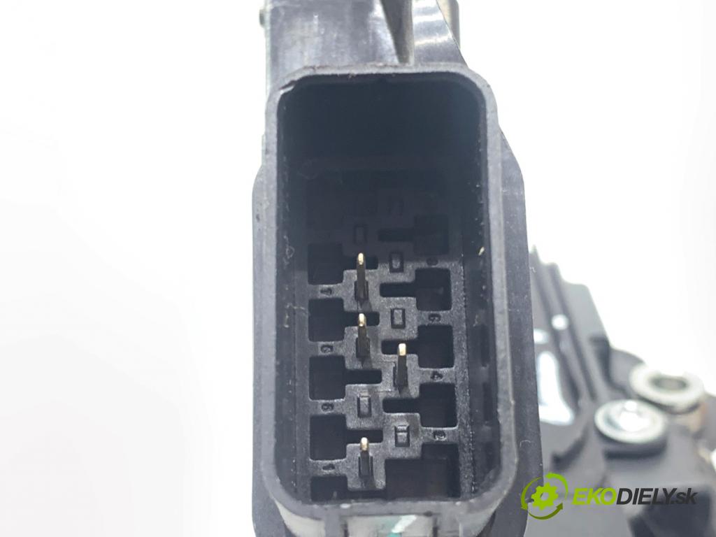 FORD KA+ liftback 2018 63 kW 1.2 1194 zámok Dvere ľavy zad AS6AF26413BM