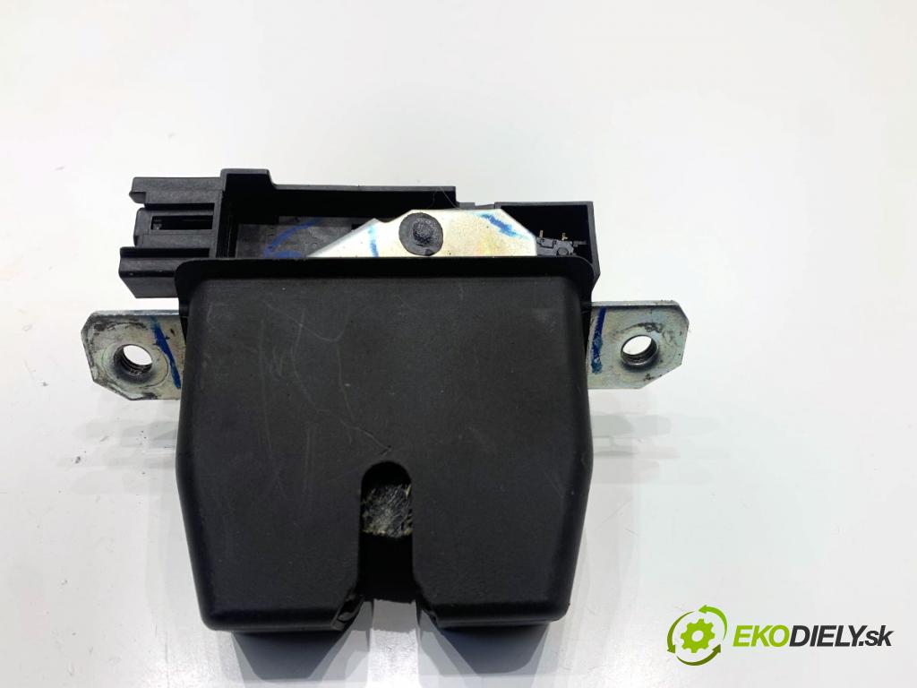 FORD KA+ liftback 2018 63 kW 1.2 1194 zámok dverí zad 