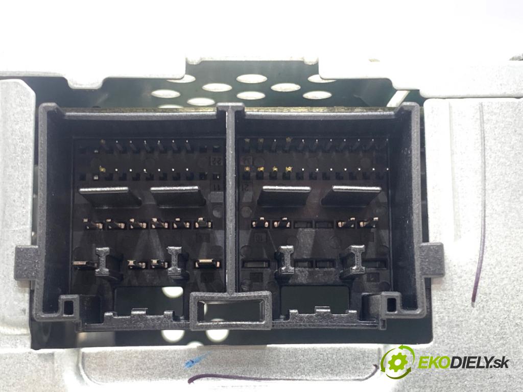 FORD KA+ liftback 2018 63 kW 1.2 1194 TUNER radia Navigácia J7BT-18C815-LS