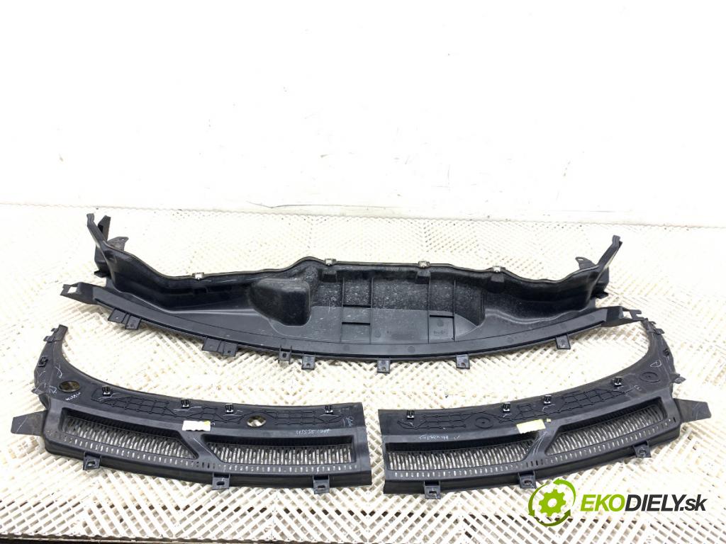 FORD KA+ liftback 2018 63 kW 1.2 1194 Torpédo, plast pod čelné okno E4B5-A016B26 (Torpédo (plast pod čelným sklom))