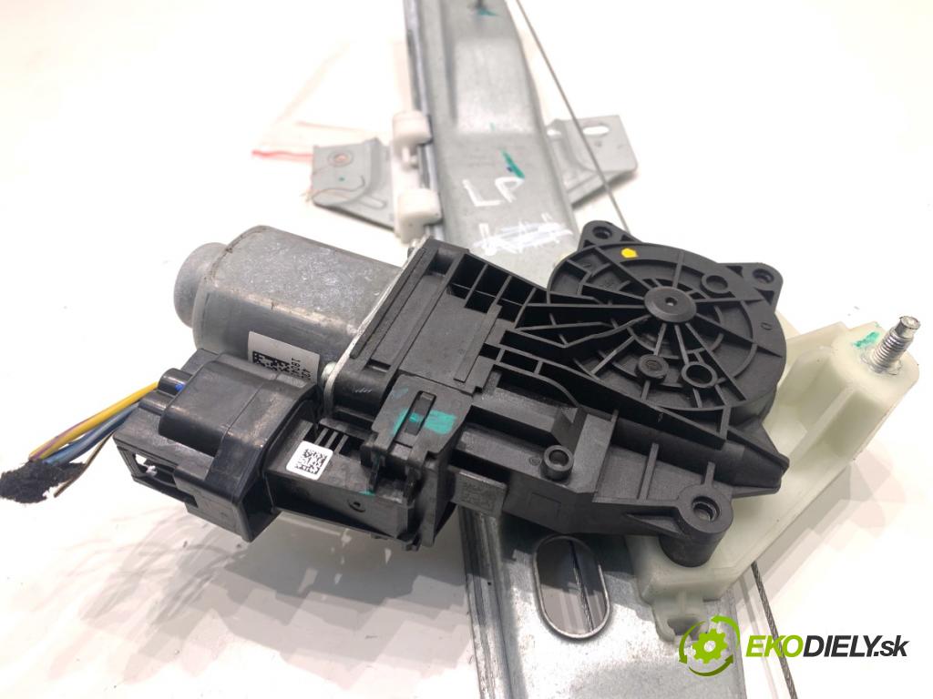 FORD KA+ liftback 2018 63 kW 1.2 1194 mechanismus okna levý přední část 402654