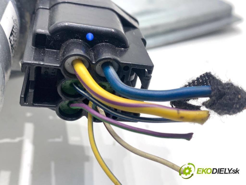 FORD KA+ liftback 2018 63 kW 1.2 1194 mechanismus okna levý přední část 402654