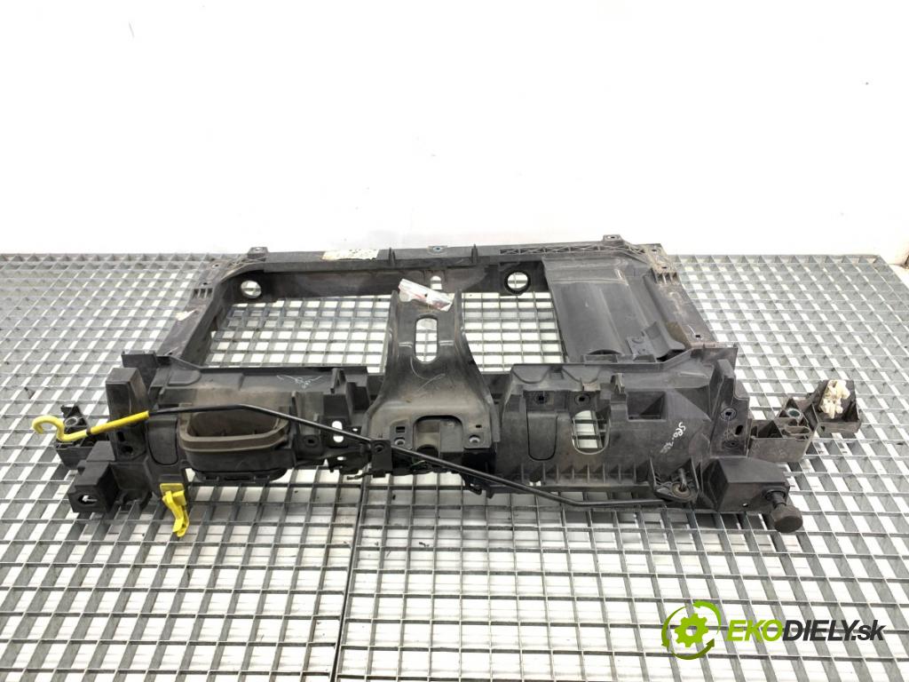 FORD KA+ liftback 2018 63 kW 1.2 1194 Držiak predný E3B5-16E147-BA (Výstuha predná)