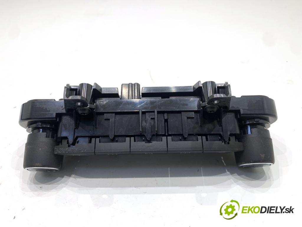 FORD KA+ liftback 2018 63 kW 1.2 1194 Panel ovládaní radia J7BT-18K811-HB (Páčky pod volantem)