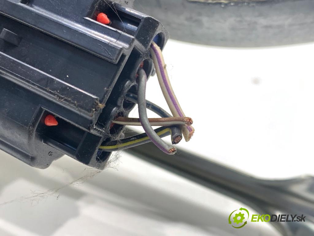 FORD KA+ liftback 2018 63 kW 1.2 1194 Mechanizmus stieračov predný E4B517500AG (Motorček stieračov predný)