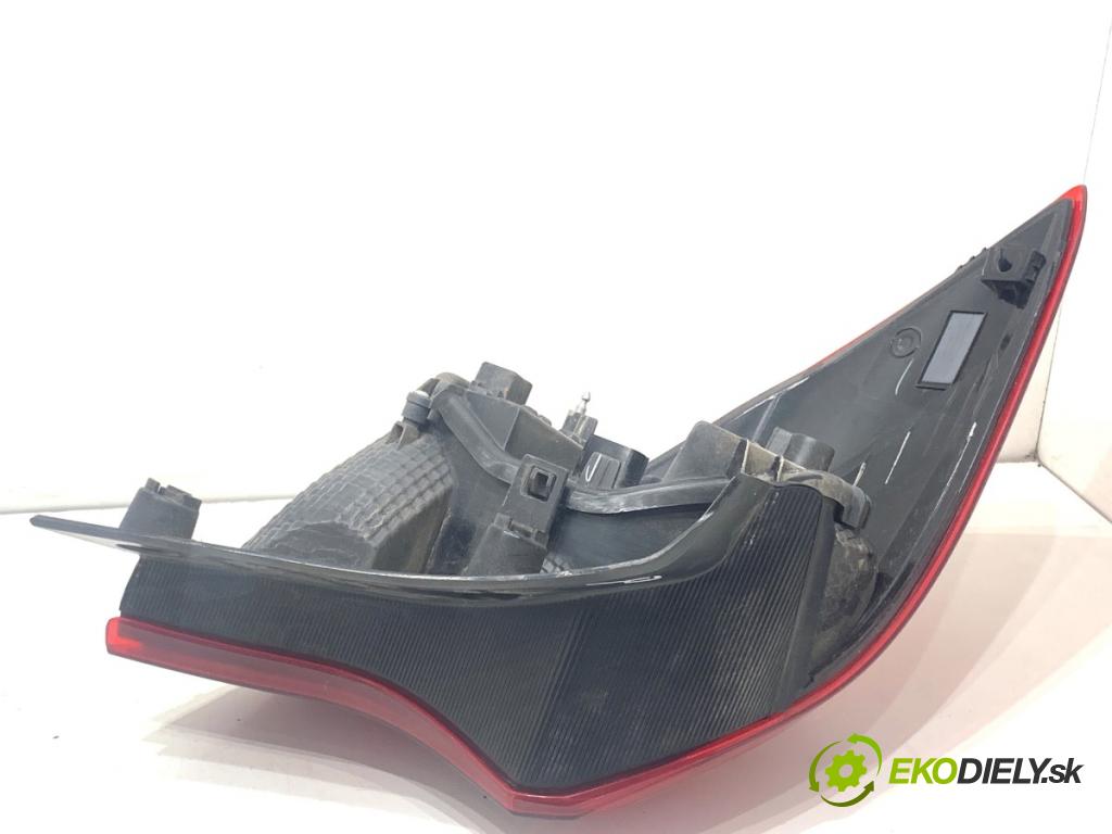 FORD KA+ liftback 2018 63 kW 1.2 1194 Svetlo pravy zad J7BB-13404-HB
