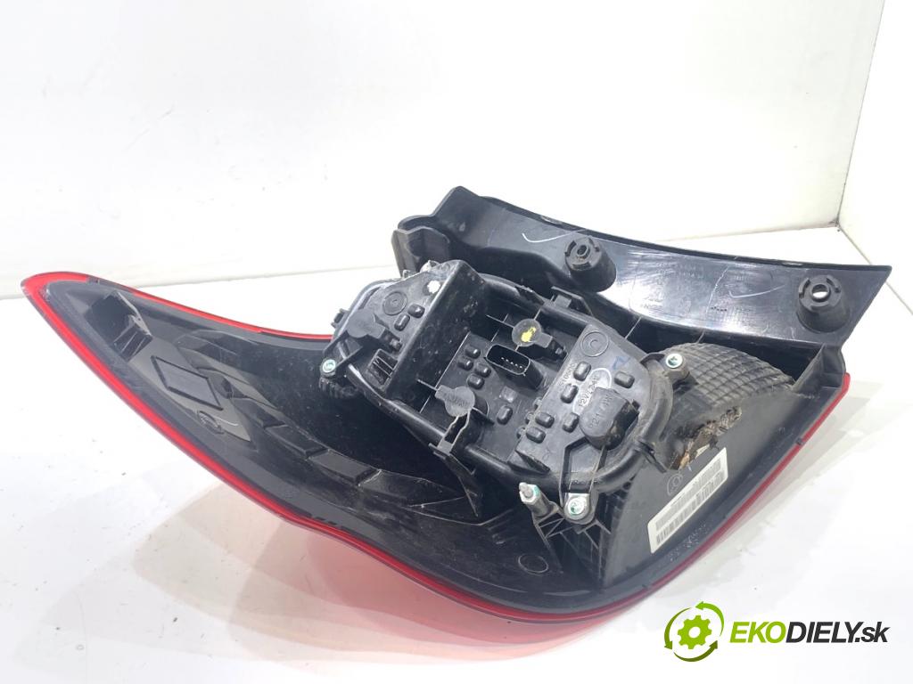 FORD KA+ liftback 2018 63 kW 1.2 1194 Svetlo pravy zad J7BB-13404-HB