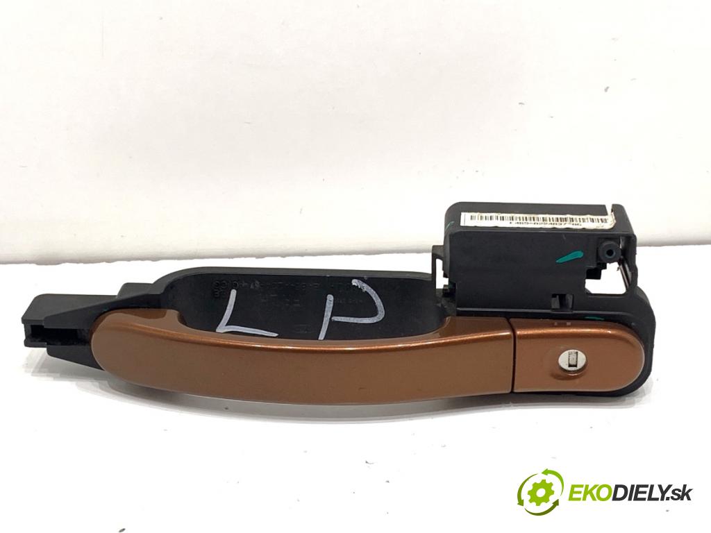 FORD KA+ liftback 2018 63 kW 1.2 1194 Kľučka vonkajšia ľavy predný E4B5-A224A37-AG