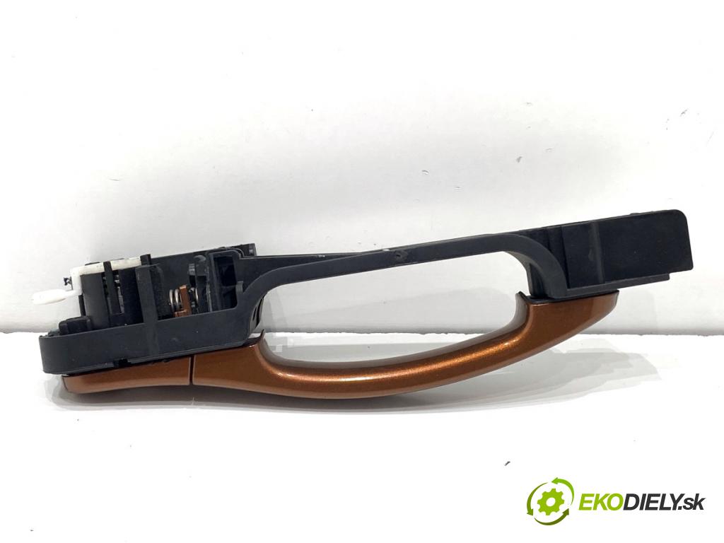 FORD KA+ liftback 2018 63 kW 1.2 1194 Kľučka vonkajšia ľavy predný E4B5-A224A37-AG