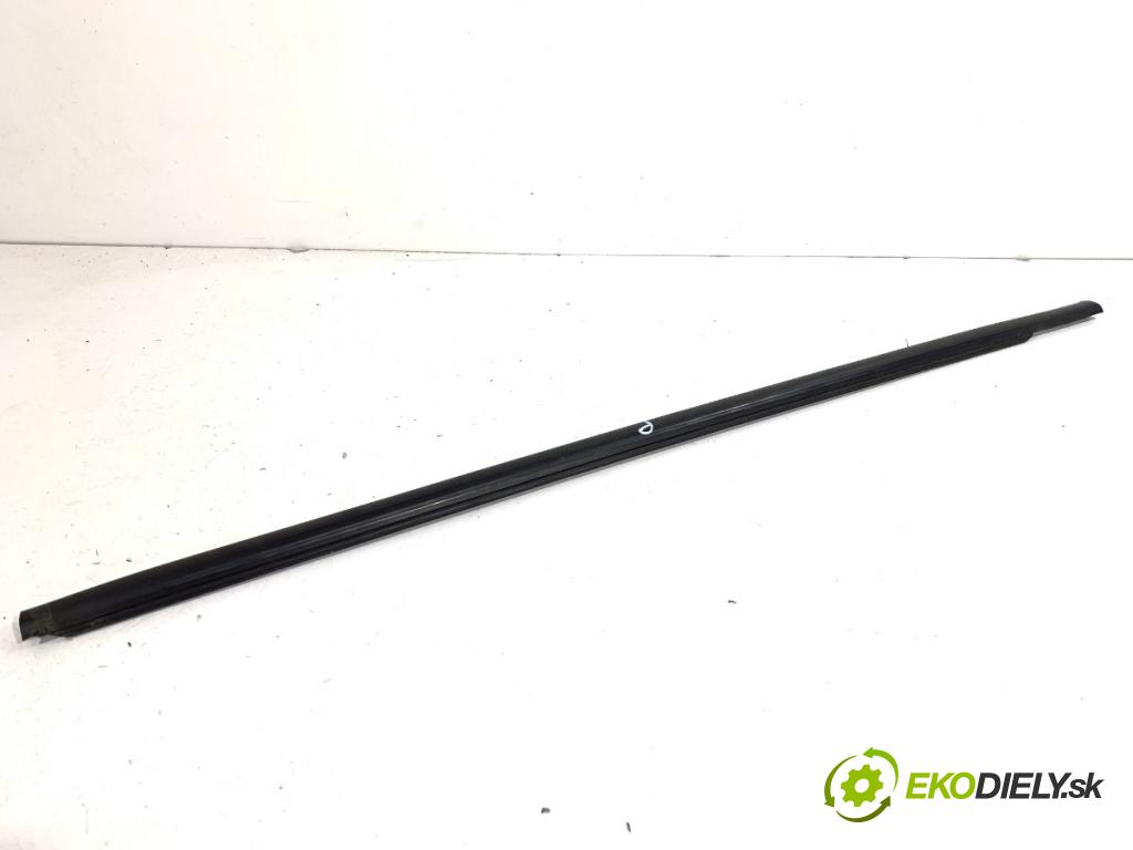 FORD KA+ liftback 2018 63 kW 1.2 1194 lišta Sbírání: přední část pravý 