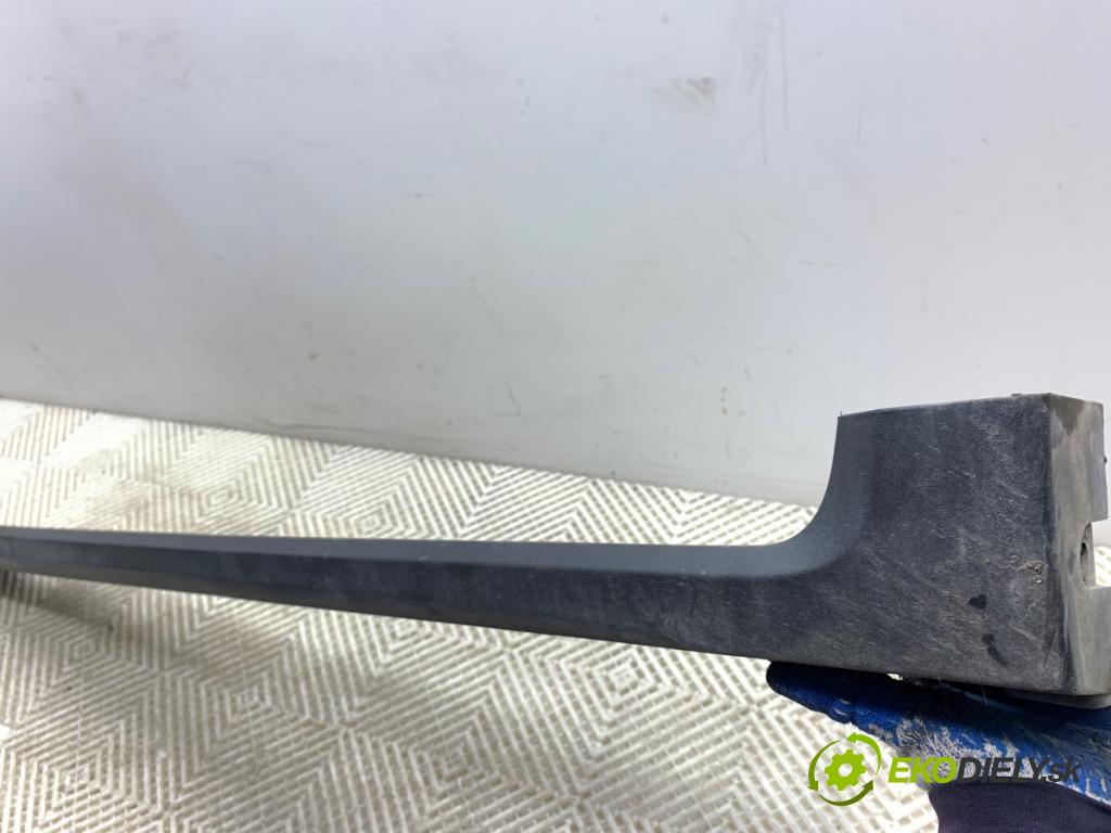 FORD KA+ liftback 2018 63 kW 1.2 1194 Lišta prahová pravy J7BB-A10154-A