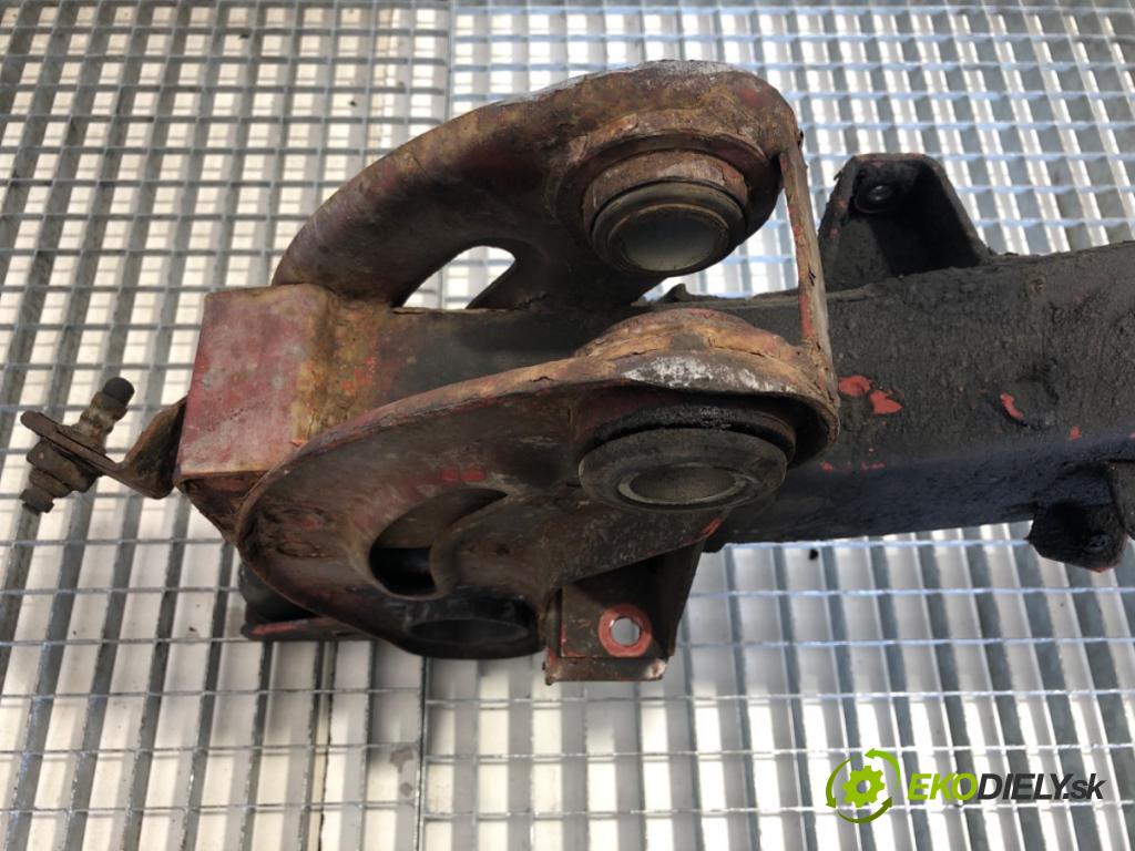 IVECO DAILY III Autobus 2005 85 kW 35 S 12, 35 C 12, 40 C 12 2287 Výstuha pod Motor  (Výstuha predná)