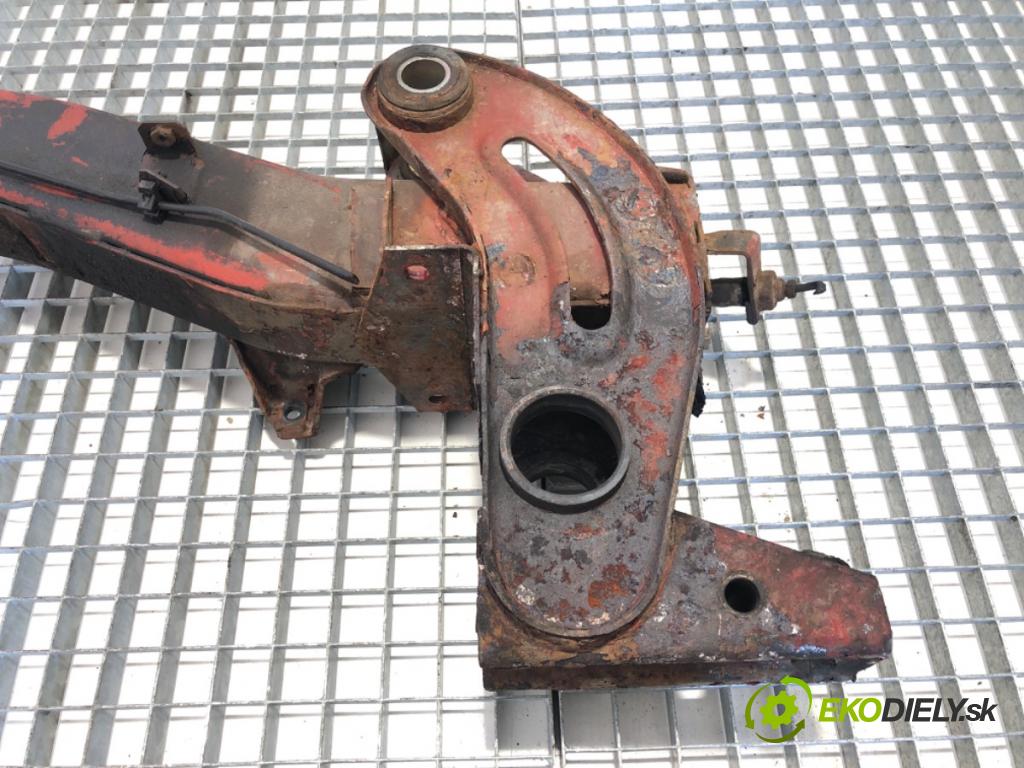 IVECO DAILY III Autobus 2005 85 kW 35 S 12, 35 C 12, 40 C 12 2287 Výstuha pod Motor  (Výstuha predná)